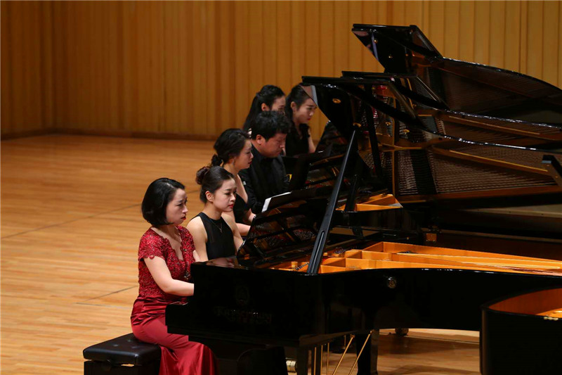 我院钢琴师生参演珠江凯撒堡之夜”中国钢琴作品大型音乐会